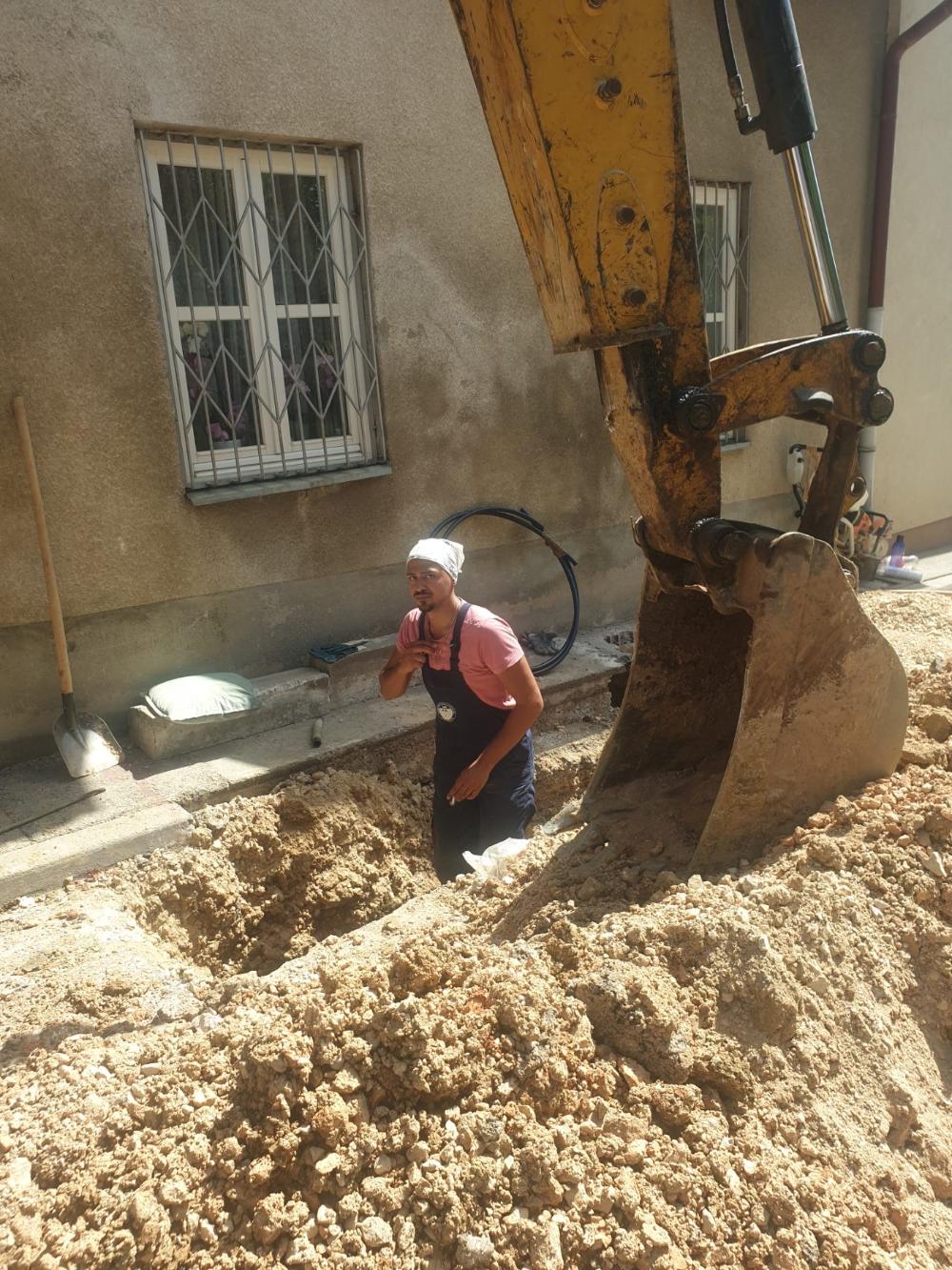 Služba za održavanje vodovodne mreže i objekata:  RADOVI NA VODOVODNOJ MREŽI