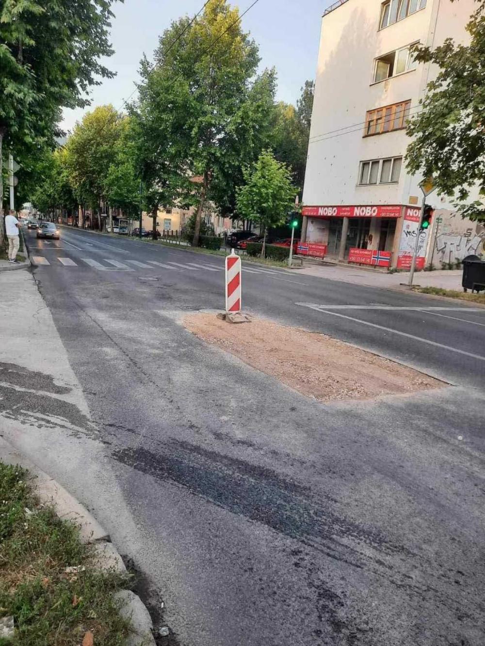 U ulici Alipašina:  SANIRANA  OŠTEĆENJA NA PODZEMNIM INSTALACIJAMA I SAOBRAĆAJNICI