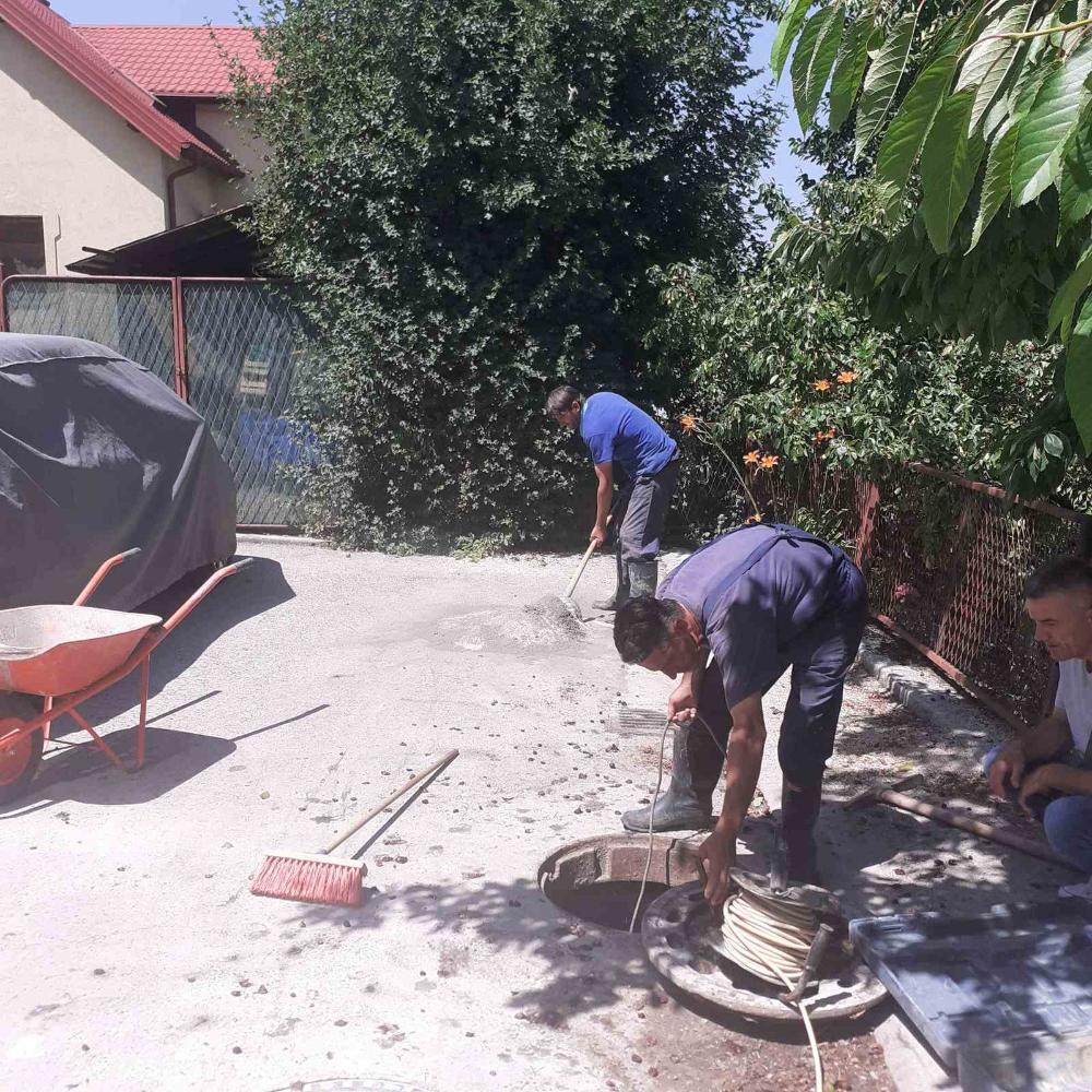 Služba održavanja kanalizacione mreže i objekata:  RADOVI NA KANALIZACIONOJ MREŽI