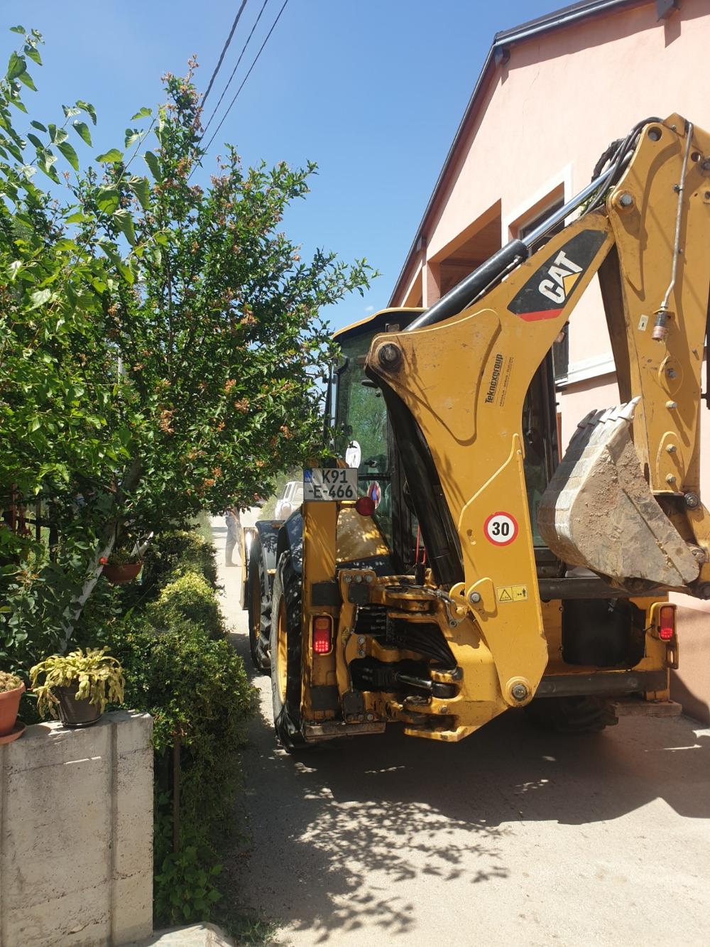Služba za održavanje vodovodne mreže i objekata:  RADOVI NA VODOVODNOJ MREŽI