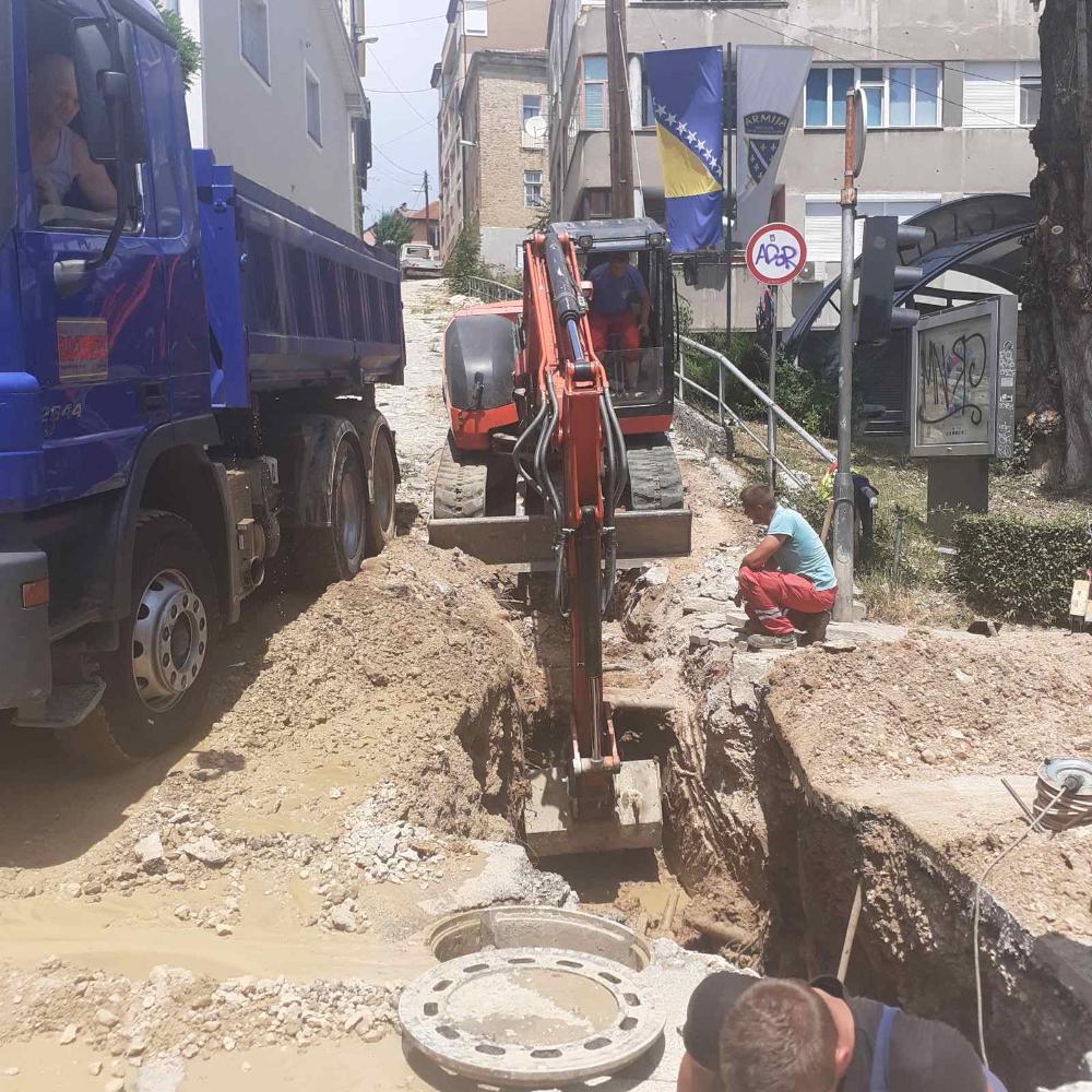 Služba održavanja kanalizacione mreže i objekata:  RADOVI NA KANALIZACIONOJ MREŽI