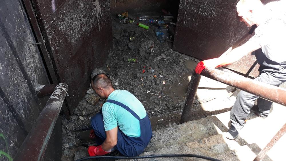 Služba održavanja kanalizacione mreže i objekata:  RADOVI NA KANALIZACIONOJ MREŽI