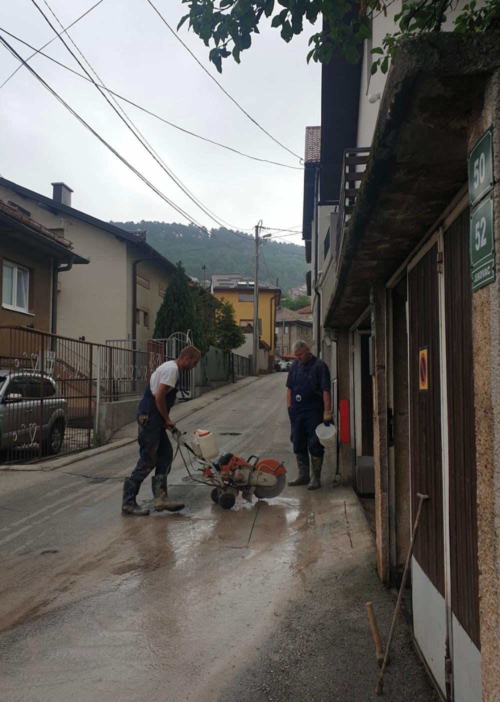 Služba za održavanje vodovodne mreže i objekata:  RADOVI NA VODOVODNOJ MREŽI