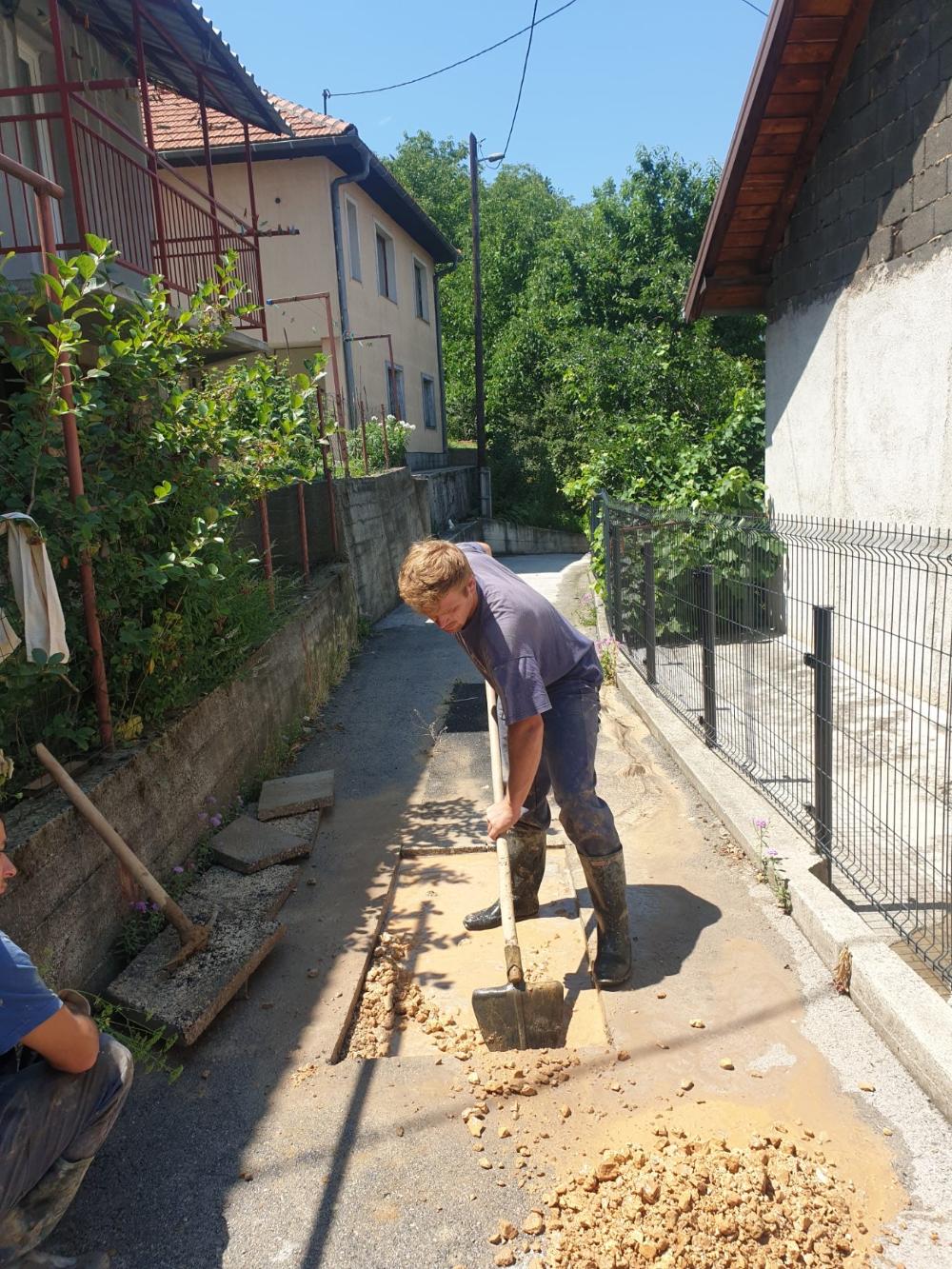 Služba za održavanje vodovodne mreže i objekata:  RADOVI NA VODOVODNOJ MREŽI