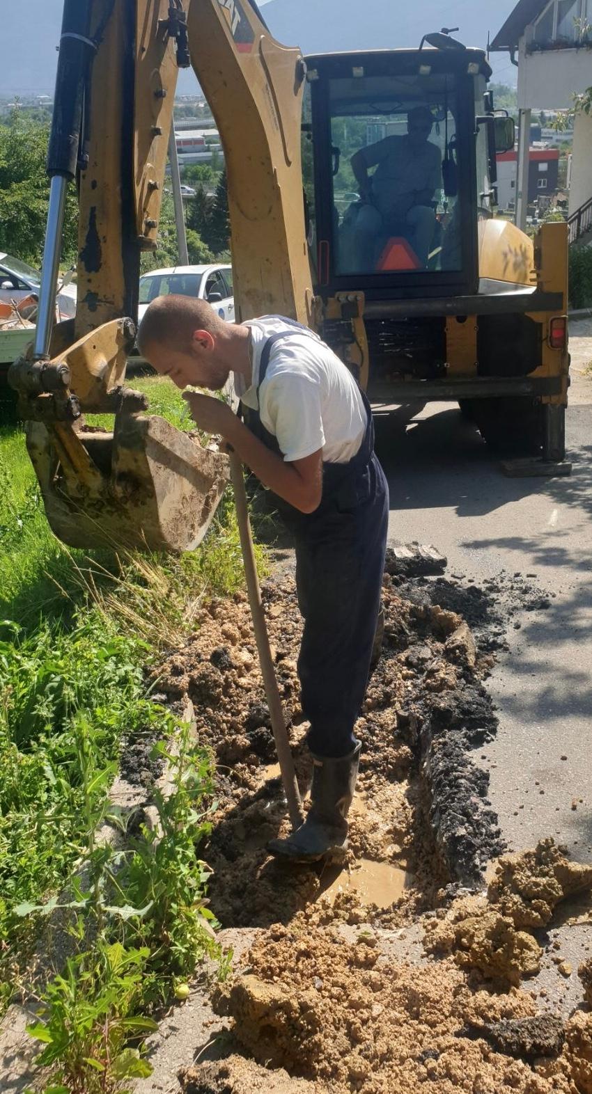 Služba za održavanje vodovodne mreže i objekata:  RADOVI NA VODOVODNOJ MREŽI