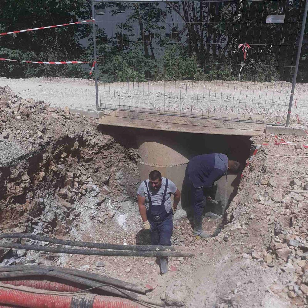 Služba održavanja kanalizacione mreže i objekata:  RADOVI NA KANALIZACIONOJ MREŽI