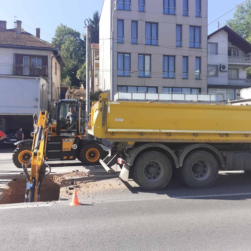 Služba održavanja kanalizacione mreže i objekata:  RADOVI NA KANALIZACIONOJ MREŽI