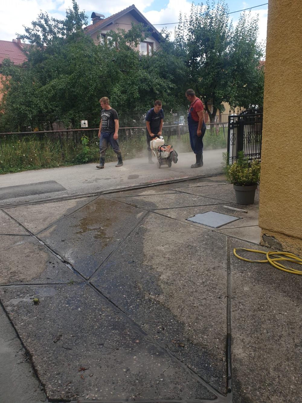 Služba za održavanje vodovodne mreže i objekata:  RADOVI NA VODOVODNOJ MREŽI