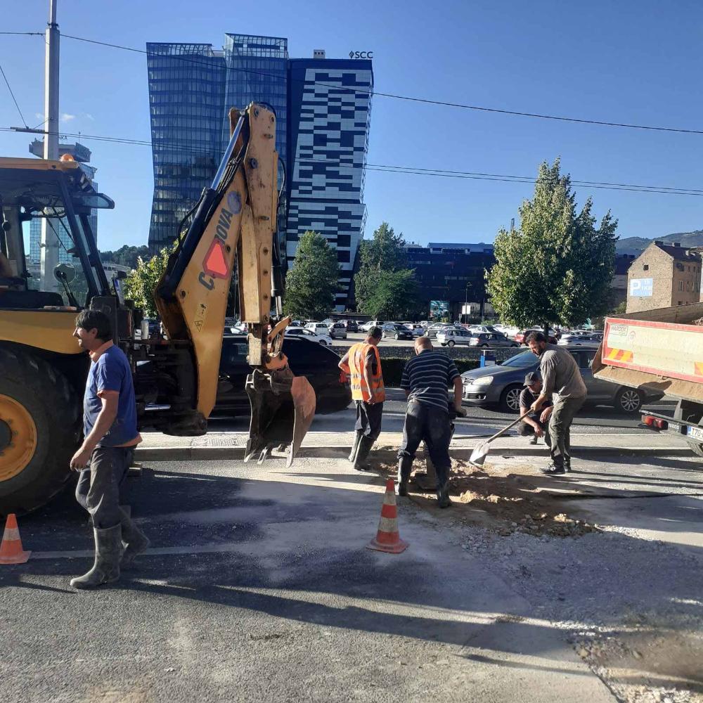Služba održavanja kanalizacione mreže i objekata:  RADOVI NA KANALIZACIONOJ MREŽI
