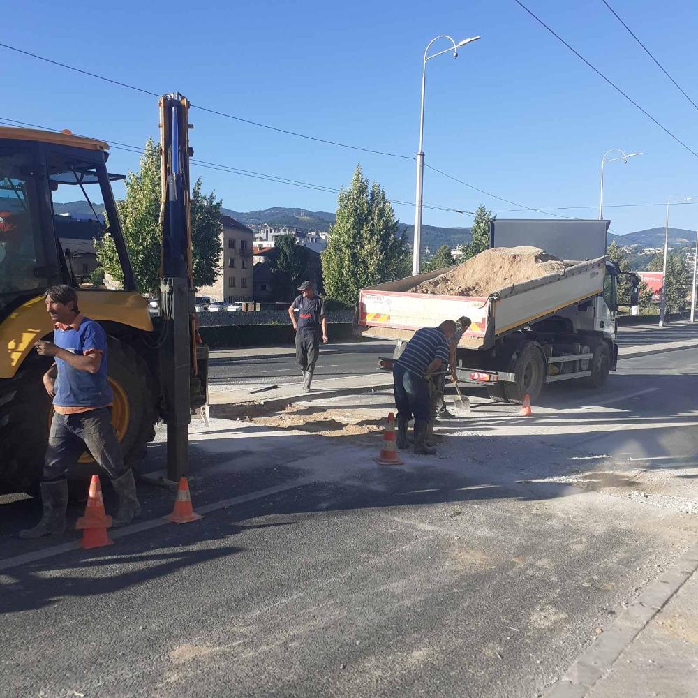 Služba održavanja kanalizacione mreže i objekata:  RADOVI NA KANALIZACIONOJ MREŽI