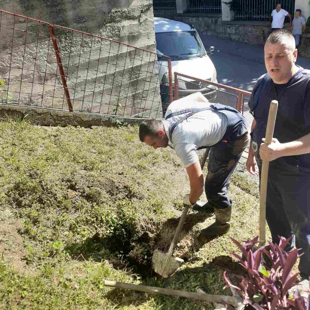 Služba održavanja kanalizacione mreže i objekata:  RADOVI NA KANALIZACIONOJ MREŽI