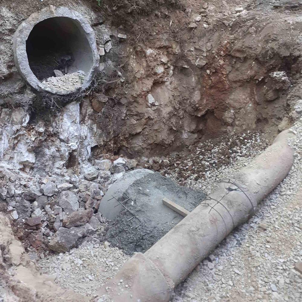 Služba održavanja kanalizacione mreže i objekata:  RADOVI NA KANALIZACIONOJ MREŽI