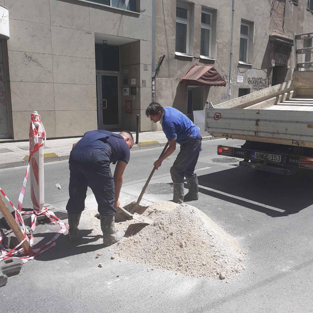 Služba održavanja kanalizacione mreže i objekata:  RADOVI NA KANALIZACIONOJ MREŽI