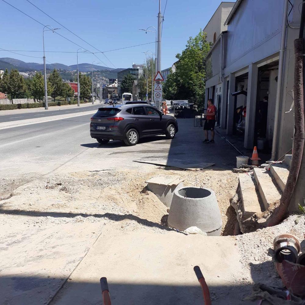 Služba održavanja kanalizacione mreže i objekata:  RADOVI NA KANALIZACIONOJ MREŽI