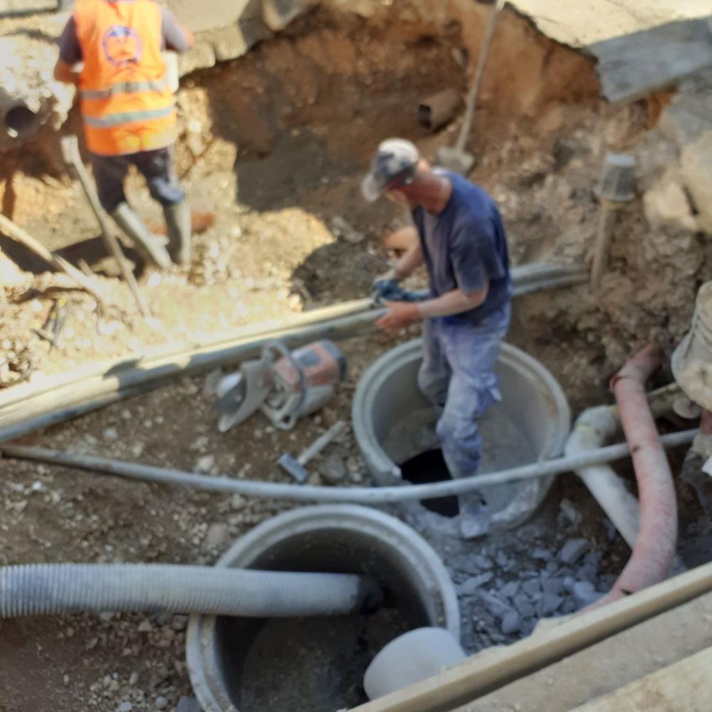 Služba održavanja kanalizacione mreže i objekata:  RADOVI NA KANALIZACIONOJ MREŽI