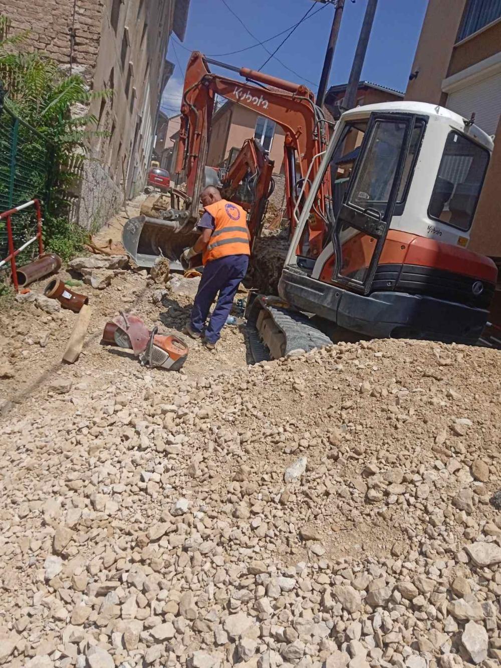 Služba održavanja kanalizacione mreže i objekata: RADOVI NA KANALIZACIONOJ MREŽI