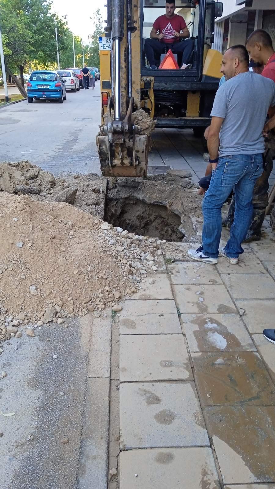Služba za održavanje vodovodne mreže i objekata: POPRAVKE KVAROVA NA VODOVODNOJ MREŽI
