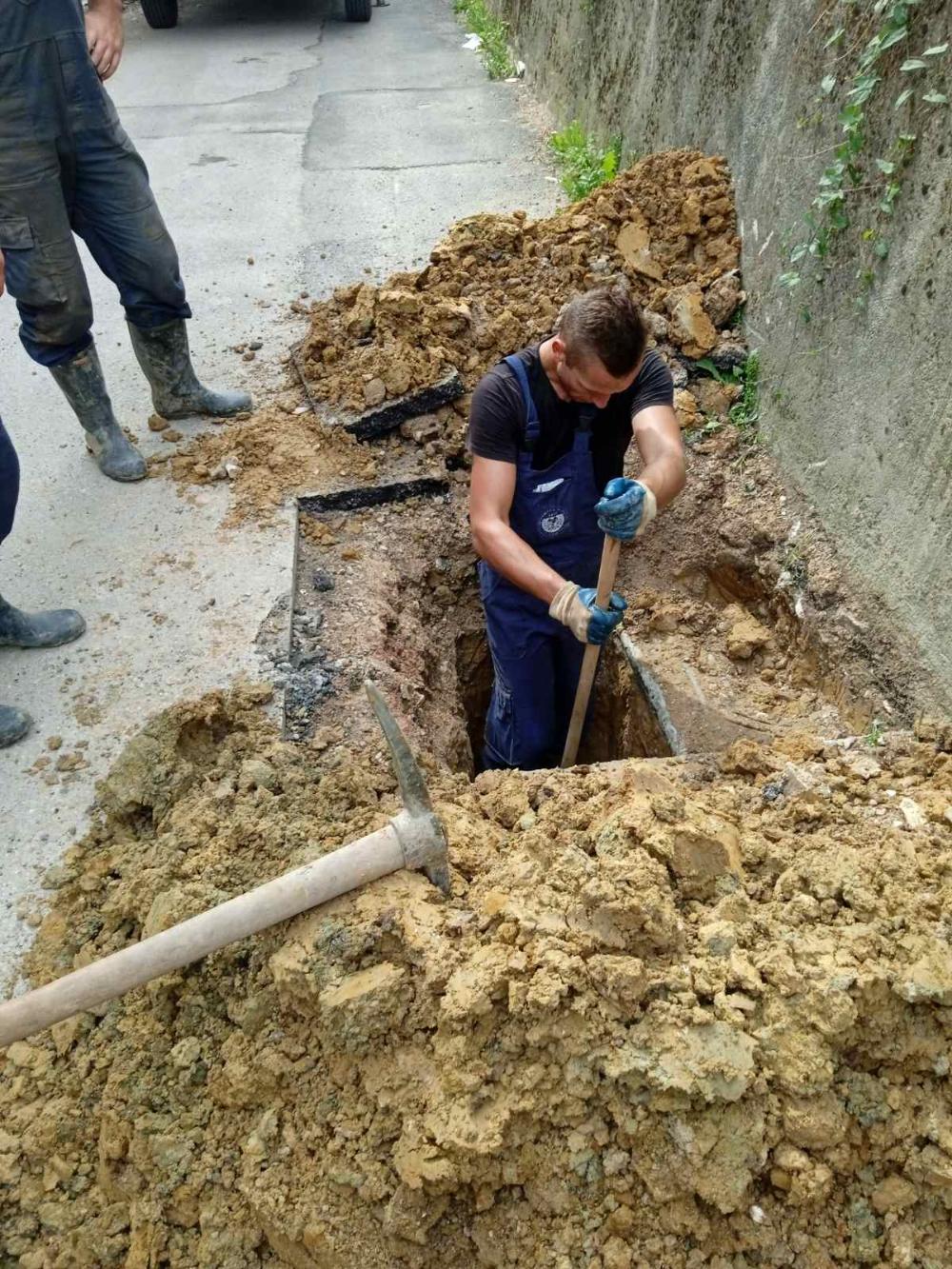 Služba održavanja kanalizacione mreže i objekata: RADOVI NA KANALIZACIONOJ MREŽI