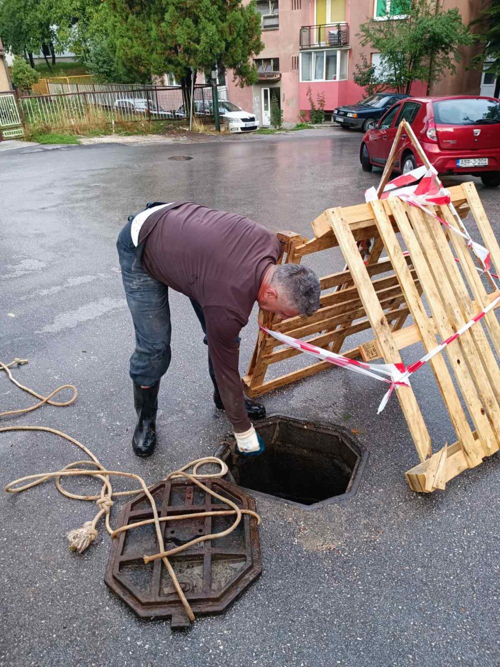 Služba za održavanje kanalizacione mreže i objekata: NEVRIJEME PROUZROKOVALO PROBLEME SA ODVODOM OBORINSKIH VODA