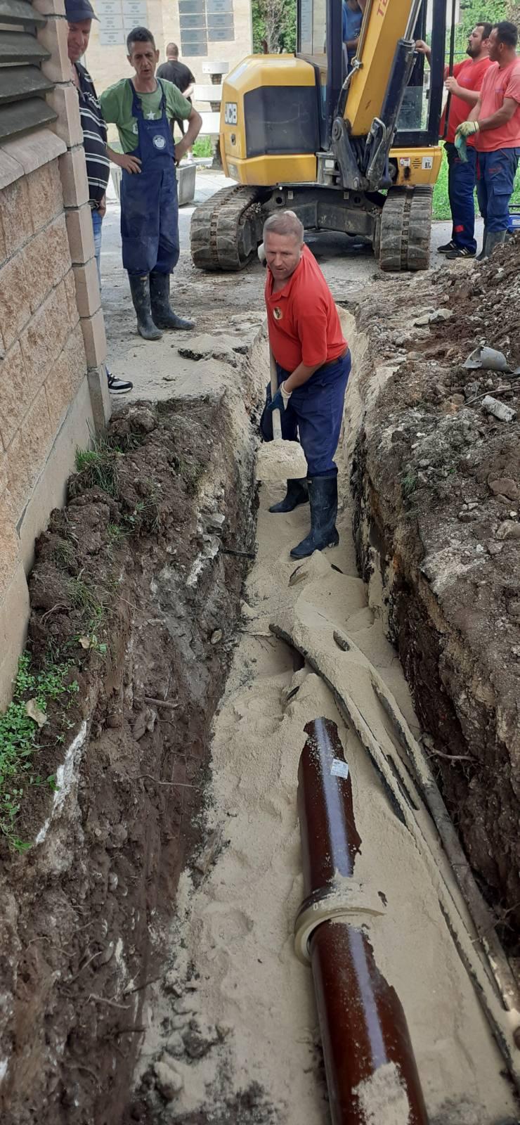 Služba održavanja kanalizacione mreže i objekata: RADOVI NA KANALIZACIONOJ MREŽI