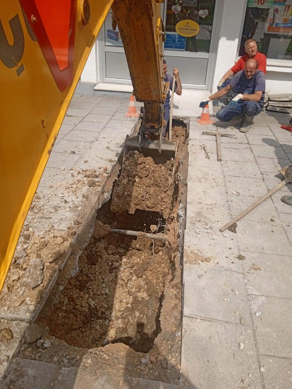 Služba održavanja kanalizacione mreže i objekata: RADOVI NA KANALIZACIONOJ MREŽI