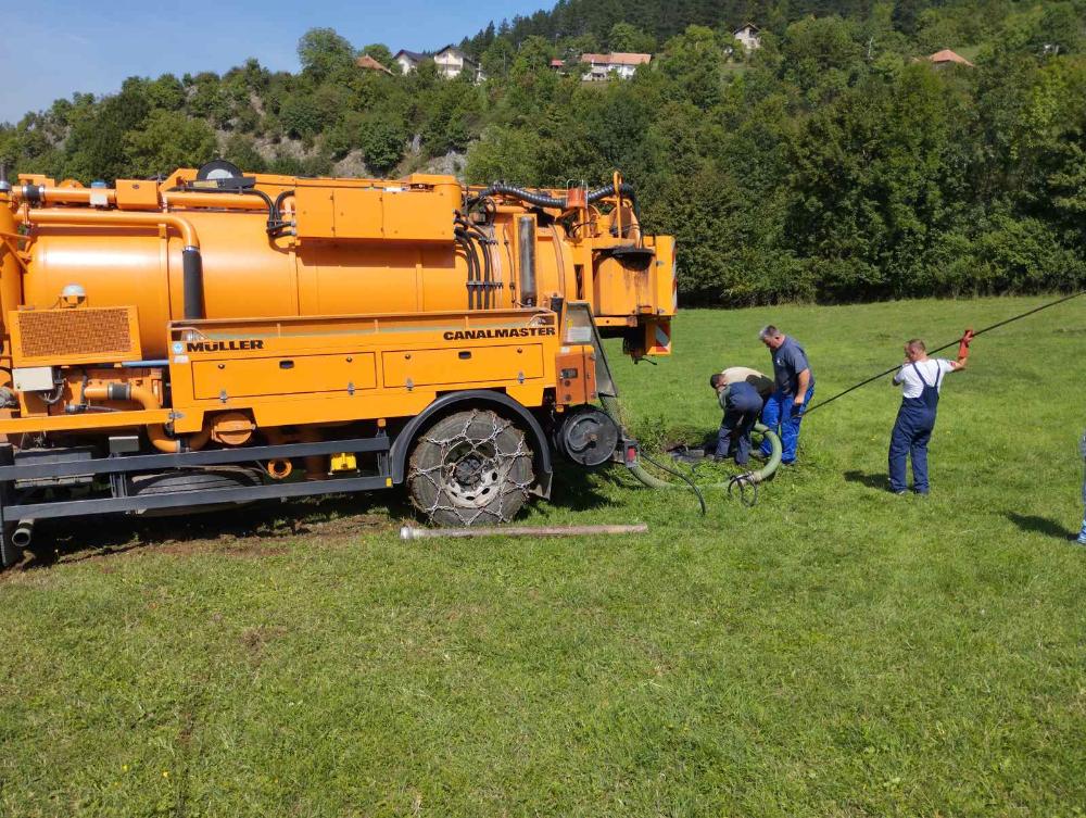 Služba održavanja kanalizacione mreže i objekata: RADOVI NA KANALIZACIONOJ MREŽI
