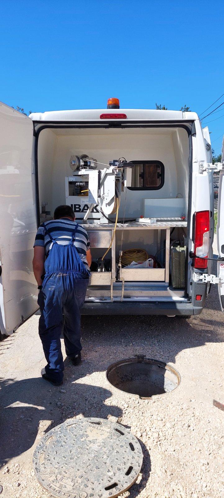 Služba održavanja kanalizacione mreže i objekata: RADOVI NA KANALIZACIONOJ MREŽI