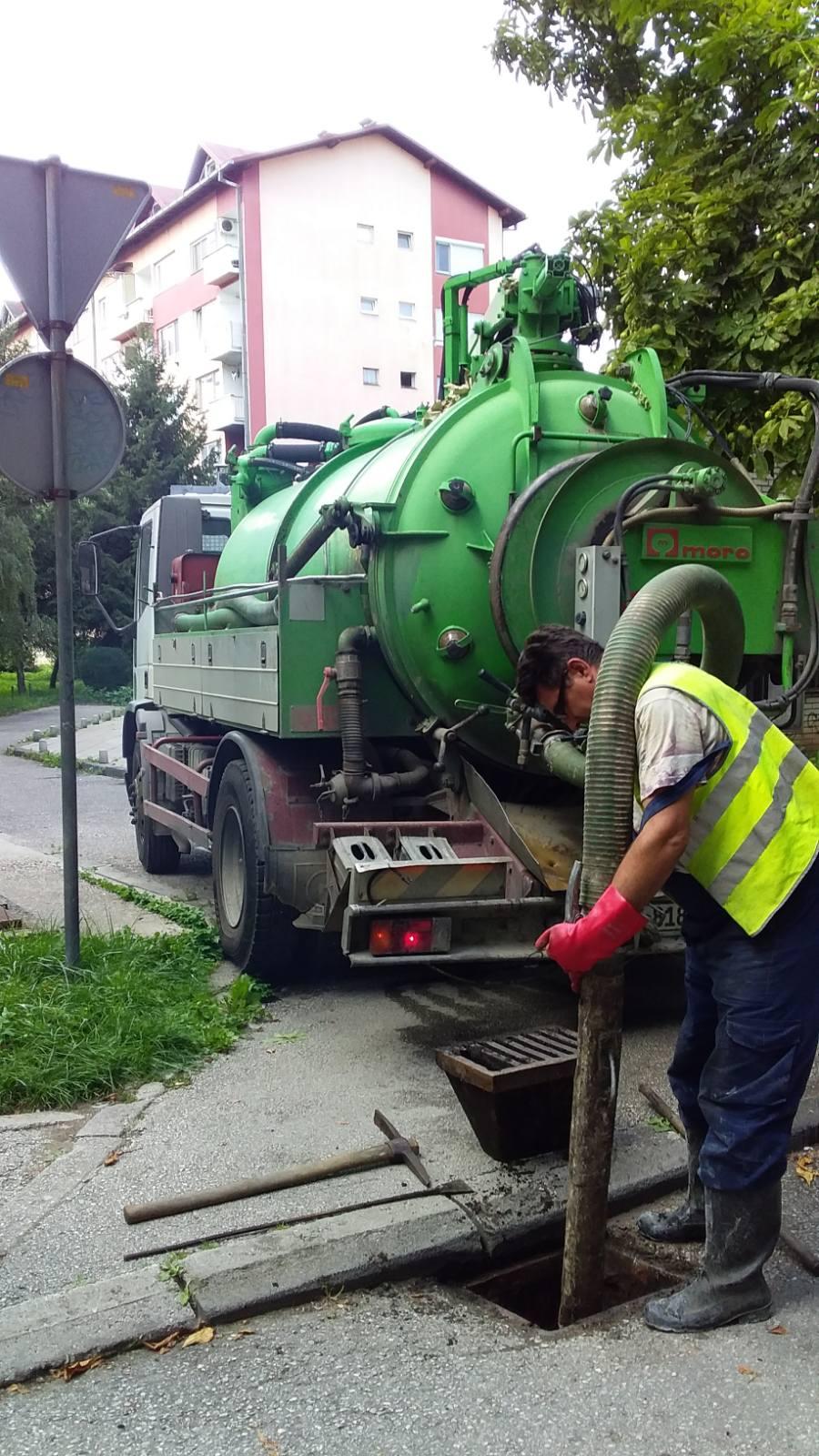 Služba održavanja kanalizacione mreže i objekata: RADOVI NA KANALIZACIONOJ MREŽI