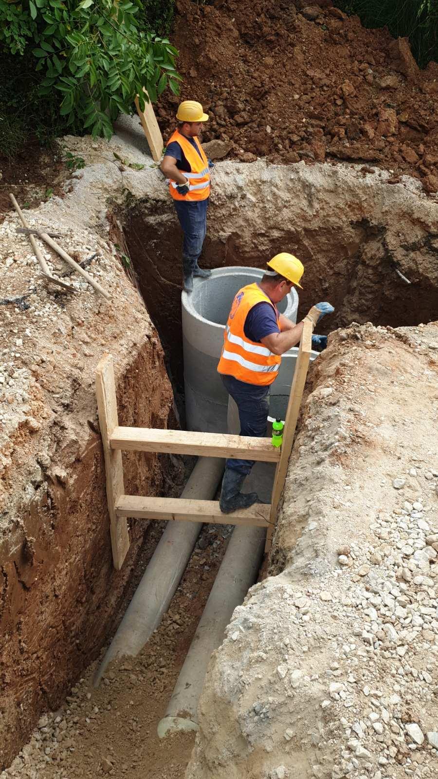 Služba održavanja kanalizacione mreže i objekata: RADOVI NA KANALIZACIONOJ MREŽI