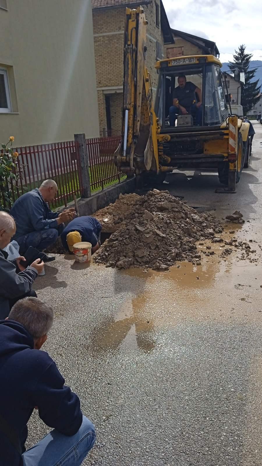 Služba za održavanje vodovodne mreže i objekata: POPRAVKE KVAROVA NA VODOVODNOJ MREŽI