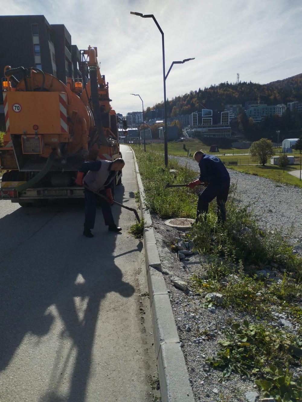Služba održavanja kanalizacione mreže i objekata: RADOVI NA KANALIZACIONOJ MREŽI