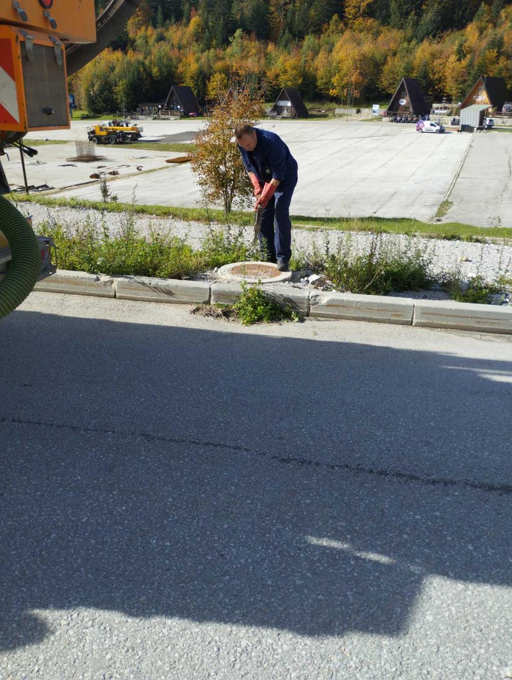 Služba održavanja kanalizacione mreže i objekata: RADOVI NA KANALIZACIONOJ MREŽI