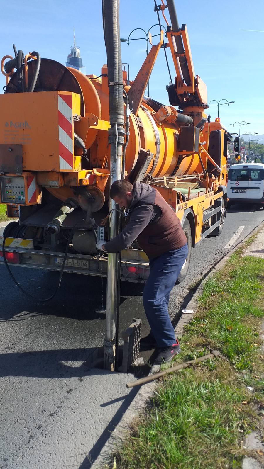 Služba održavanja kanalizacione mreže i objekata: RADOVI NA KANALIZACIONOJ MREŽI