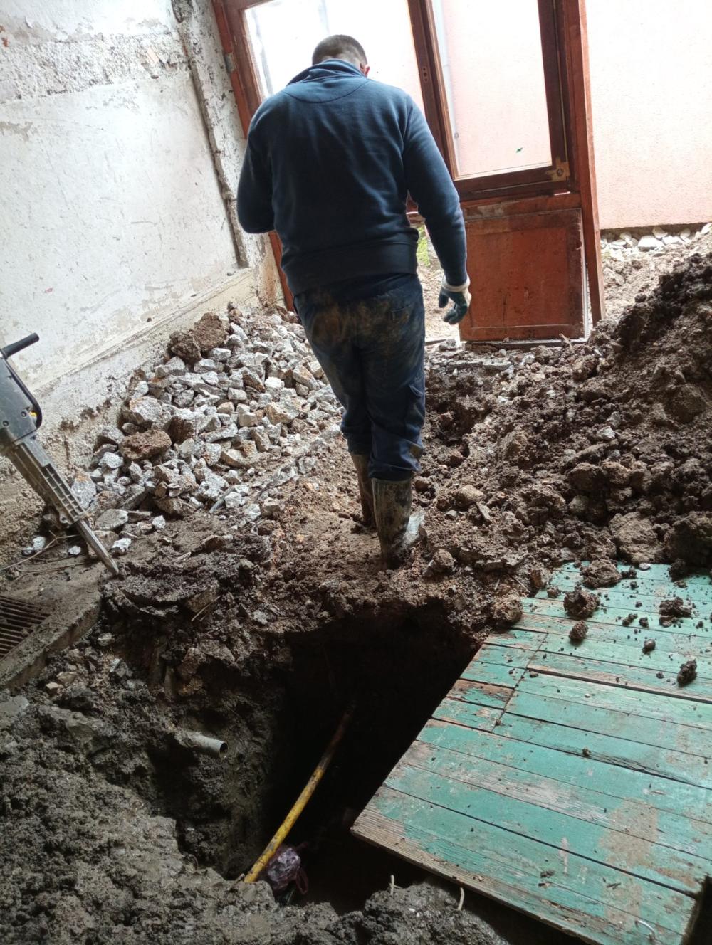 Služba za održavanje vodovodne mreže i objekata: POPRAVKE KVAROVA NA VODOVODNOJ MREŽI
