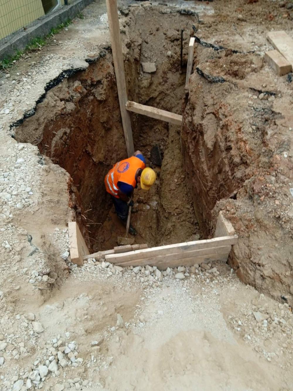 Služba održavanja kanalizacione mreže i objekata: RADOVI NA KANALIZACIONOJ MREŽI