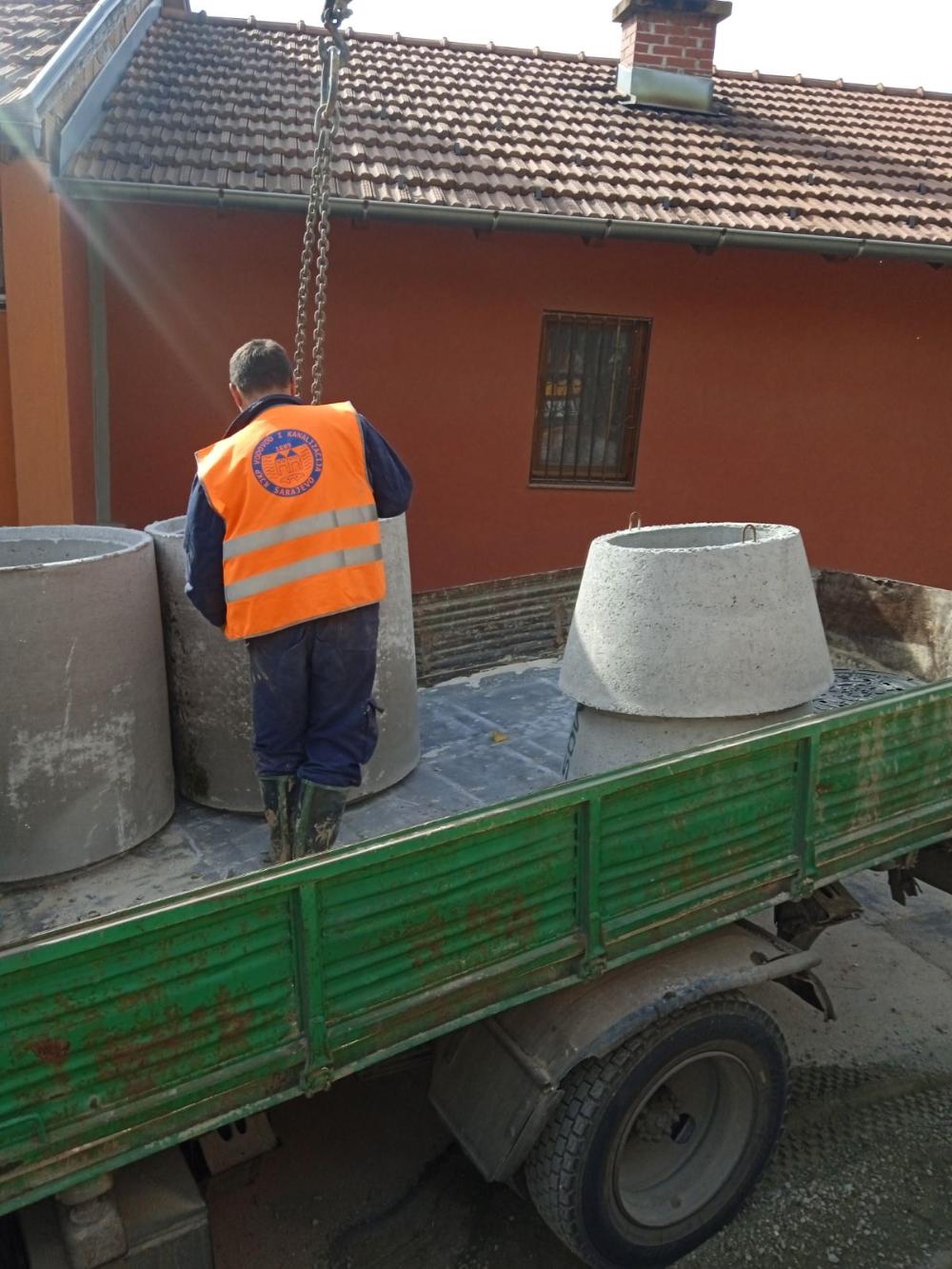 Služba održavanja kanalizacione mreže i objekata: RADOVI NA KANALIZACIONOJ MREŽI
