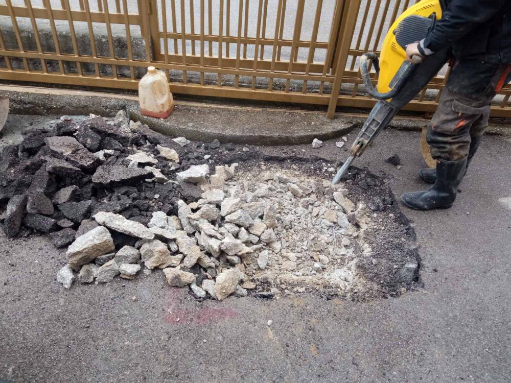 Popravke kvarova na vodovodnoj mreži 