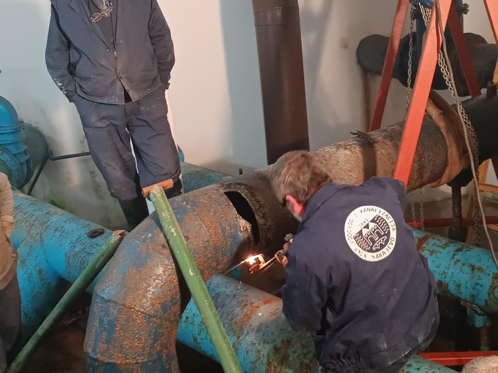 U toku radovi na ugradnji elektromagnetnog mjerača u rezervoaru "Vogošća gornja"