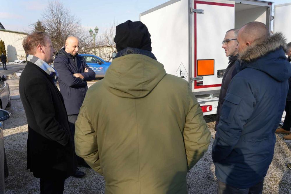 "Vodovod i kanalizacija” nabavila vozilo za prijevoz hlora, sredstva osigurala Vlada KS