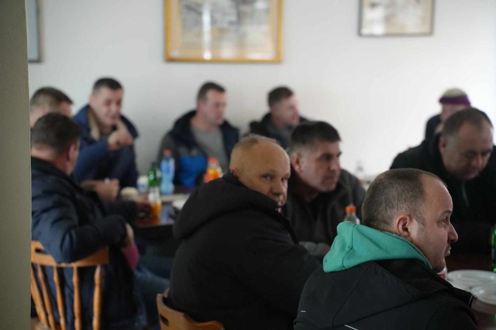 Sindikat i Uprava Preduzeća organizirali druženje povodom Dana vozača i automehaničara