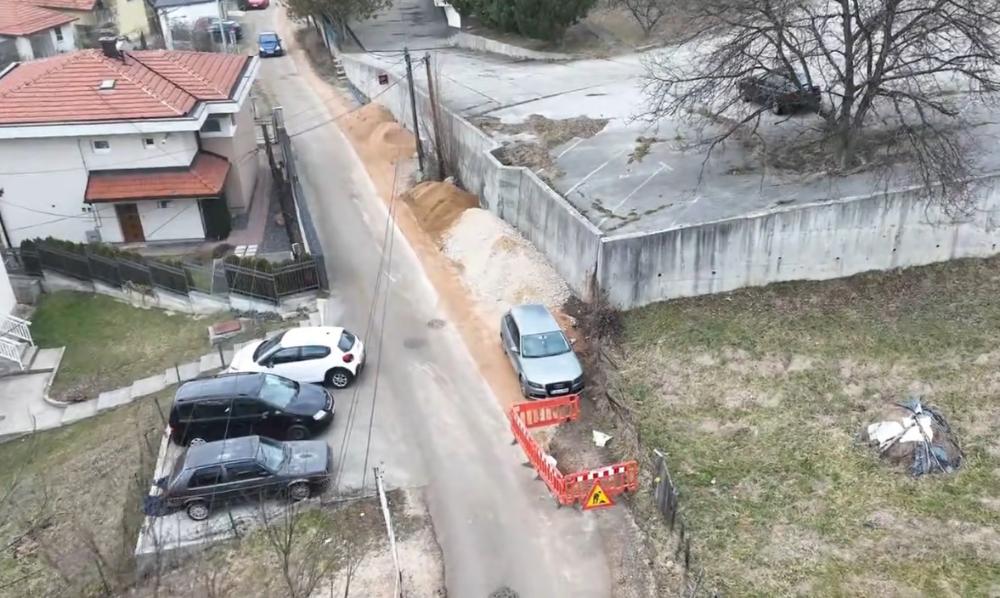 Obilazak radova u Vogošći: Više od kilometar nove vodovodne mreže u ulici Stara cesta (VIDEO)