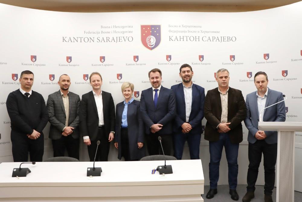 Direktor Salić potpisao sporazume sa ministrom Bošnjakom: Cca 5 miliona KM izdvojeno za KJKP "Vodovod i kanalizacija"