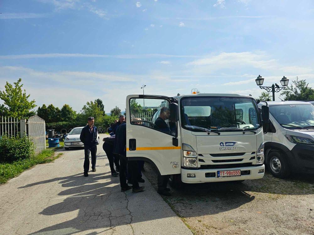 Nabavljeno novo vozilo za čišćenje kanalizacionog sistema vrijedno cca 400.000 KM (VIDEO)