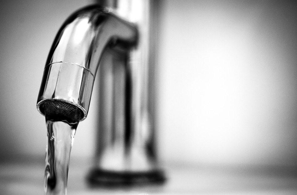 Zbog dugotrajne suše i smanjenja izdašnosti na izvorištima, problem obezbjeđenja urednog vodosnabdijevanja
