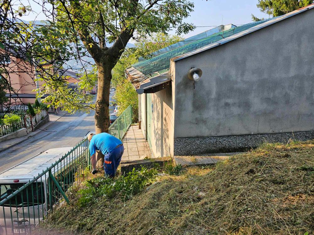 Uređenje zelenih površina rezervoara Podhrastovi, izvršni direktori obišli radove