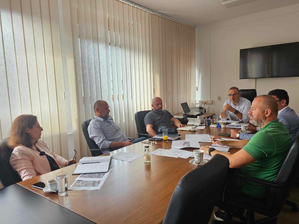 O realizaciji projekata na sastanku razgovarali direktori preduzeća "Vodovod i kanalizacija" i "Tržnice-Pijace"