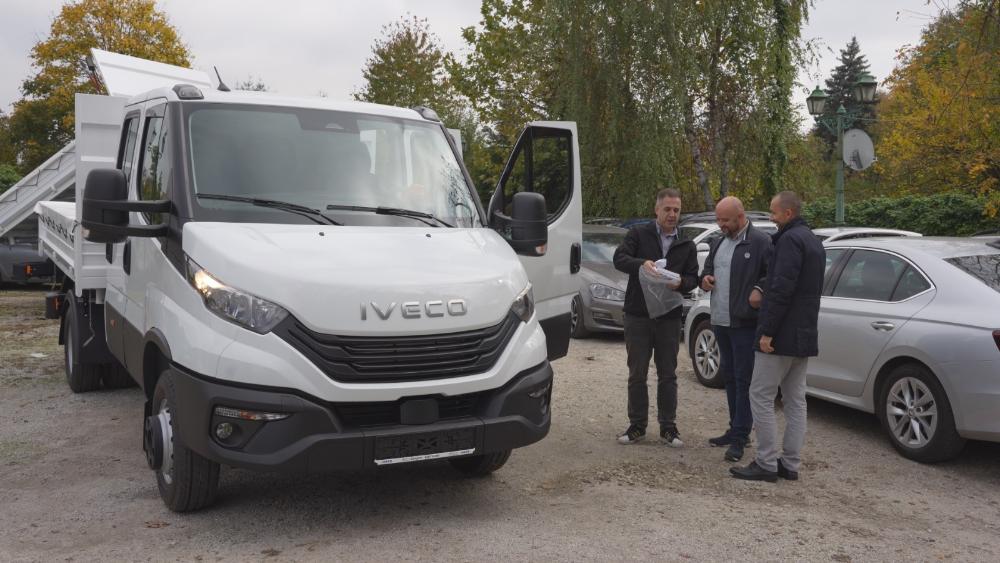 Unapređenje i poboljšanje usluga: Izvršena primopredaja tri nova teretna vozila