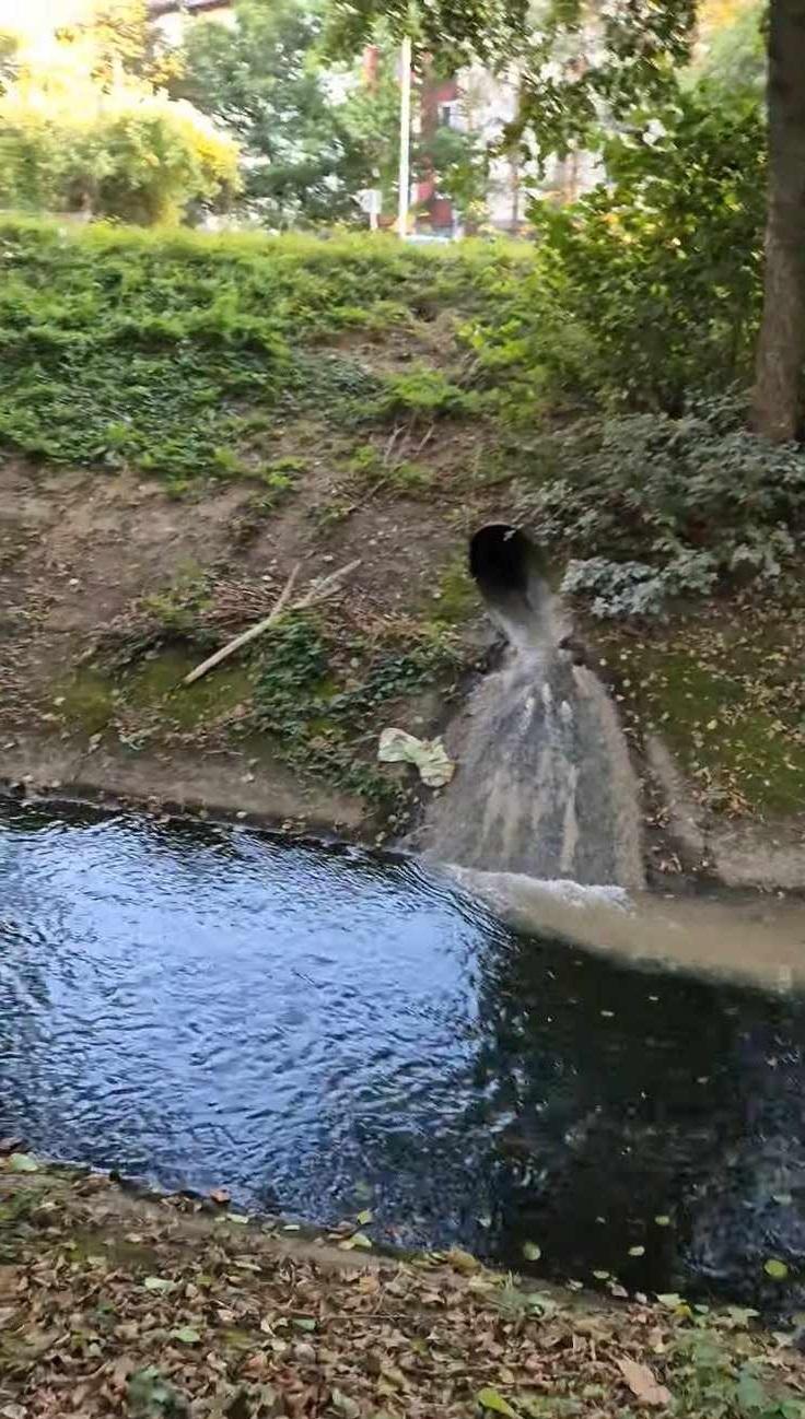 Iako nije u nadležnosti ViK-a: Završeni radovi na popravci fekalnog kolektora u ulici Petra Tiješića kako bi se spriječilo izlijevanje otpadnih voda u rijeku Dobrinju
