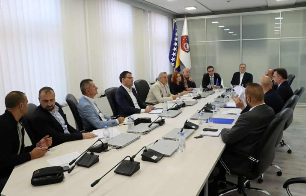 Direktori ViK-a prisustvovali sastanku sa premijerom Ukom i resornim ministrom Pandurevićem