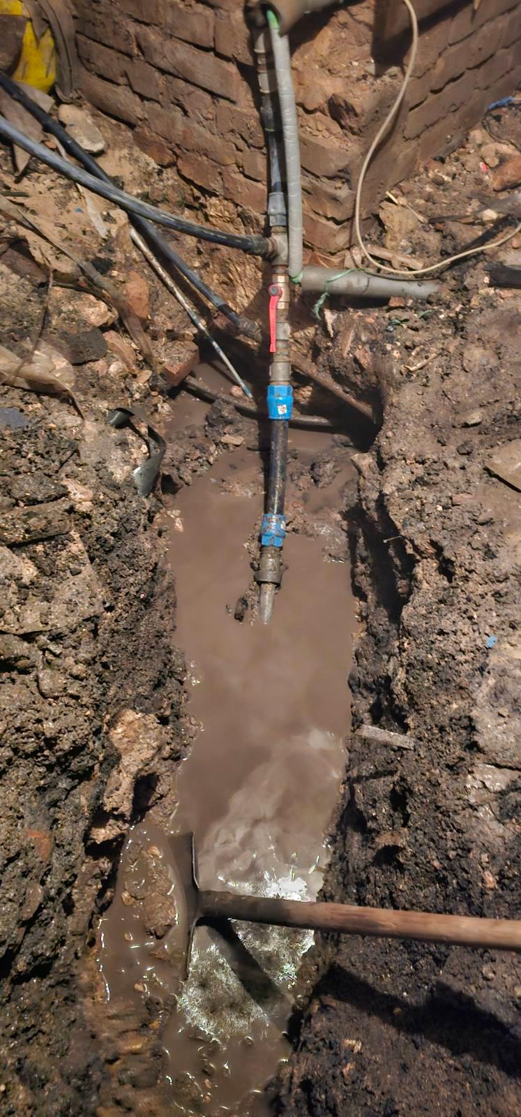 Uprkos otežavajućim okolnostima ekipa VIK-a izvršila popravak kvara u ulici Maršala Tita